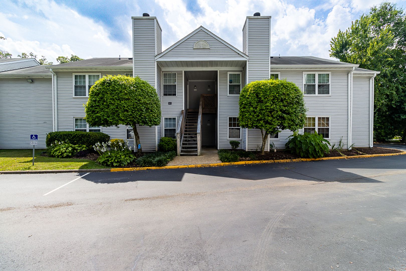 Virginia Beach Condo: 411 Sea Pointe #101