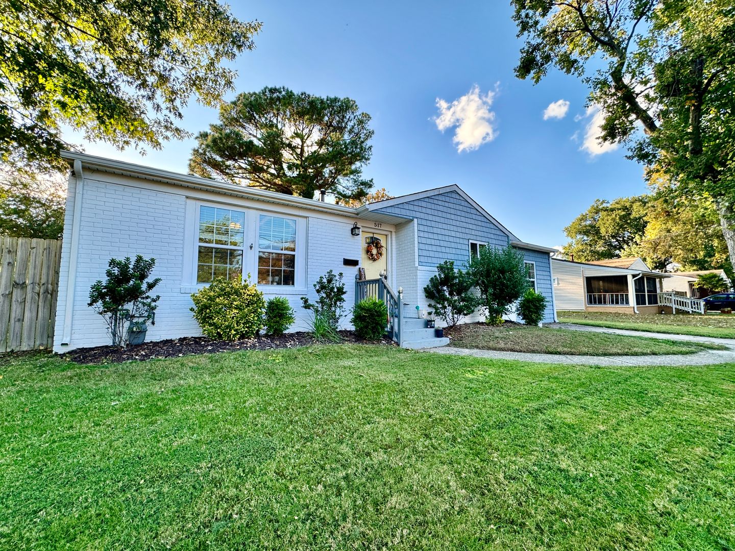 Virginia Beach House: 517 Aragona Boulevard