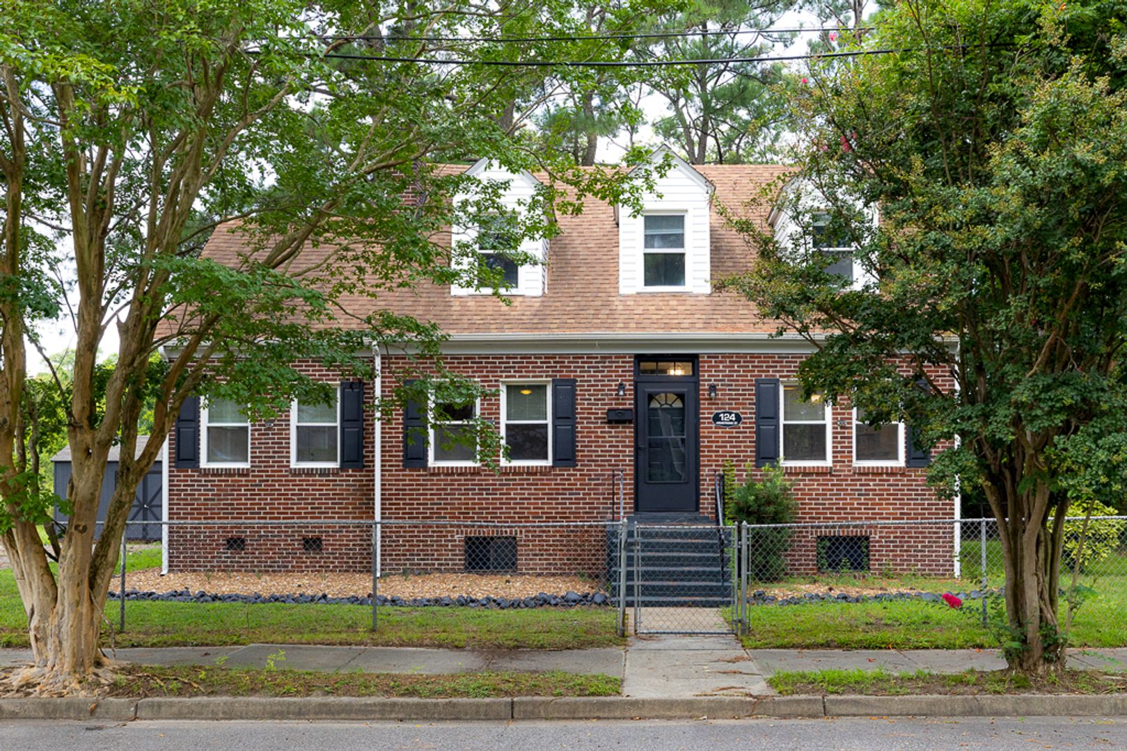 Portsmouth House: 124 Armstrong Street