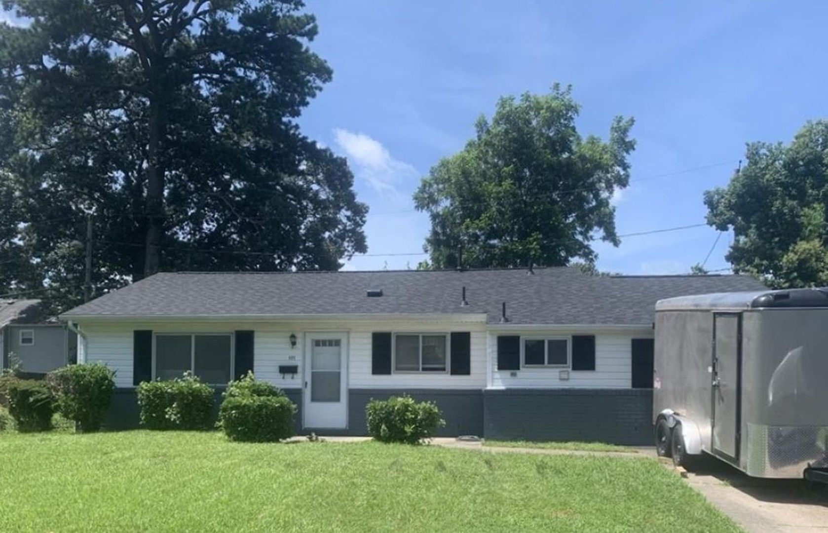 Virginia Beach House: 405 Declaration Rd