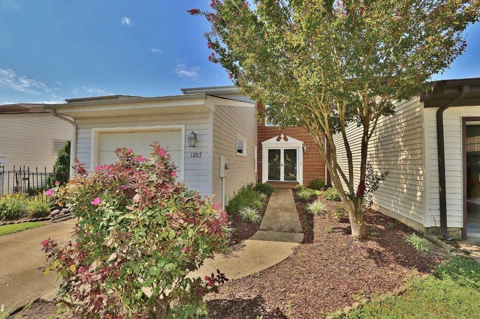 Virginia Beach House: 1207 Captain Adams Court