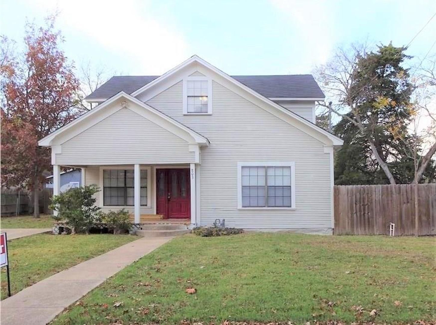 Waxahachie House: 803 Dunn Street