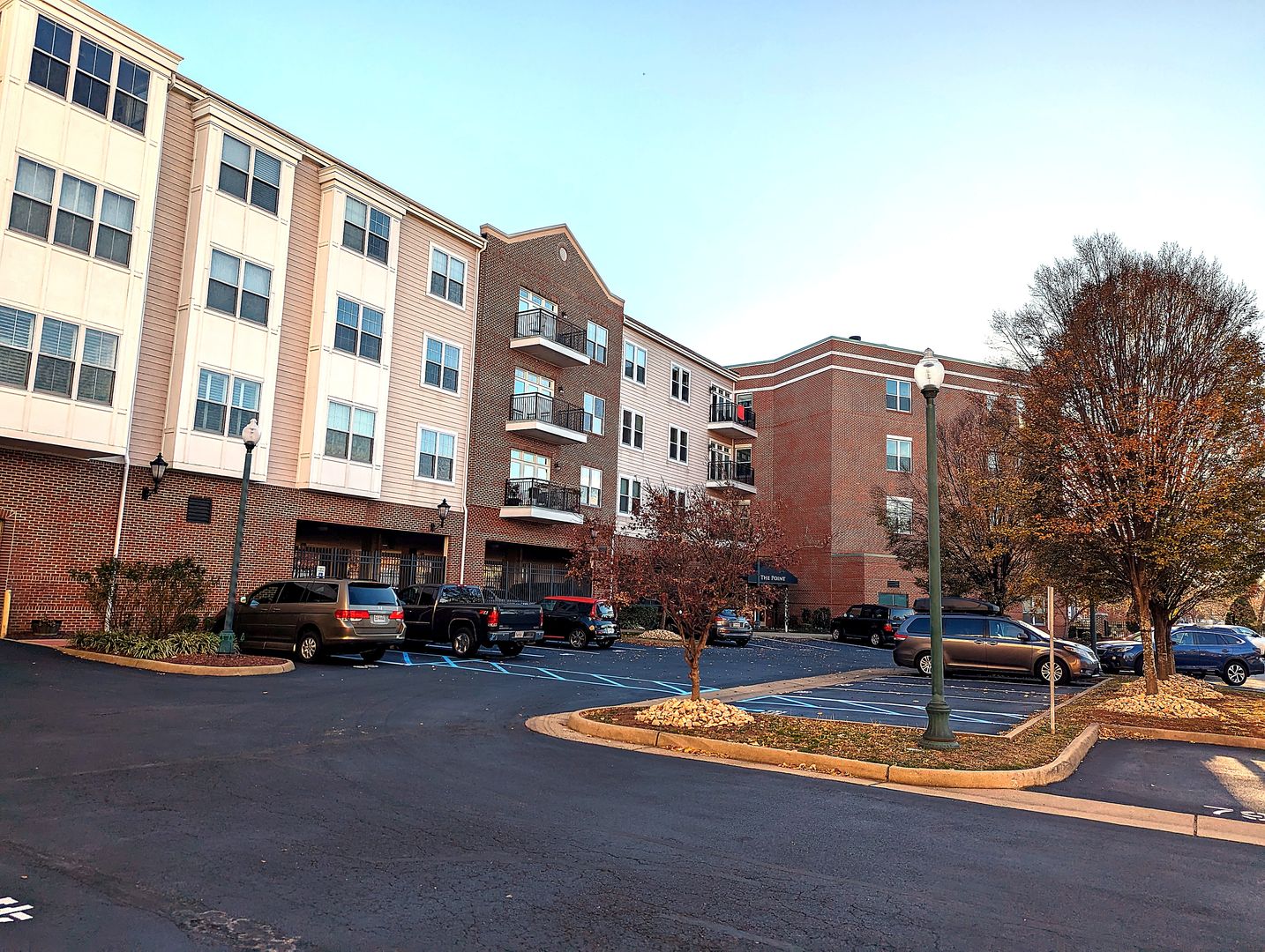 NEWPORT NEWS Condo: 670 TOWN CENTER DRIVE #408