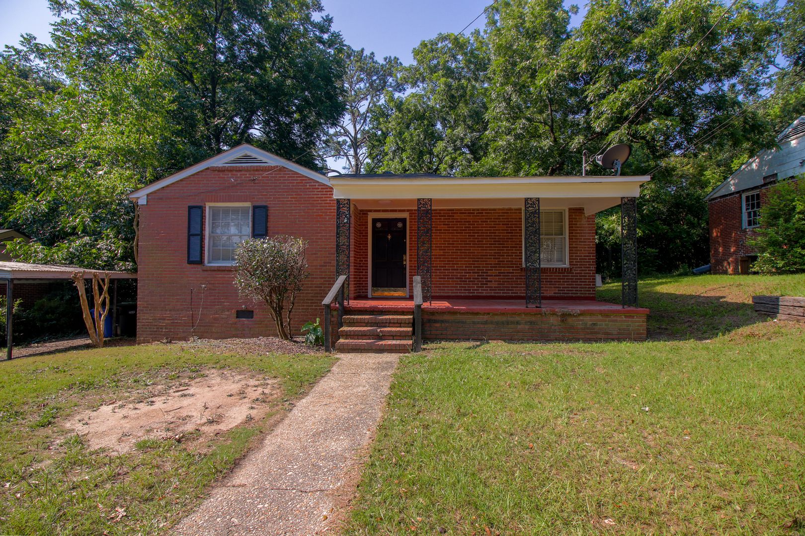 Columbus House: 3646 Walton St.
