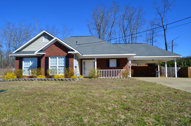 Phenix City House: 4 White Pine Way