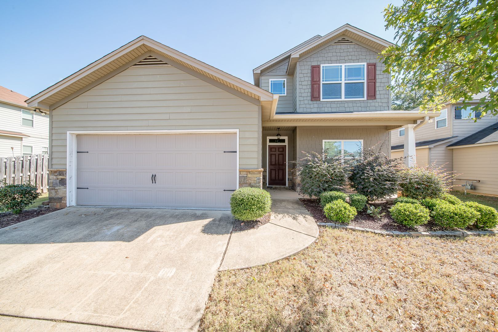 Columbus House: 1220 Cottage Pointe Ct