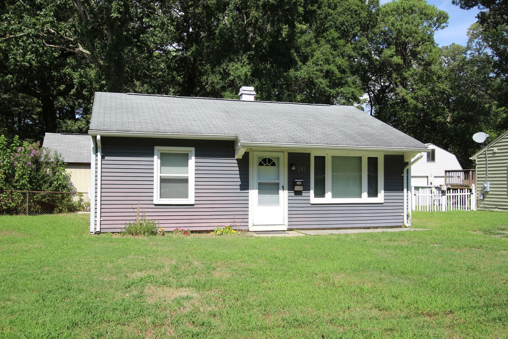 Hampton House: 207 Beverly St