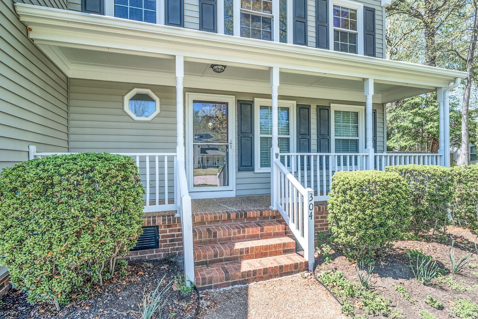 Yorktown House: 304 Lynns Way