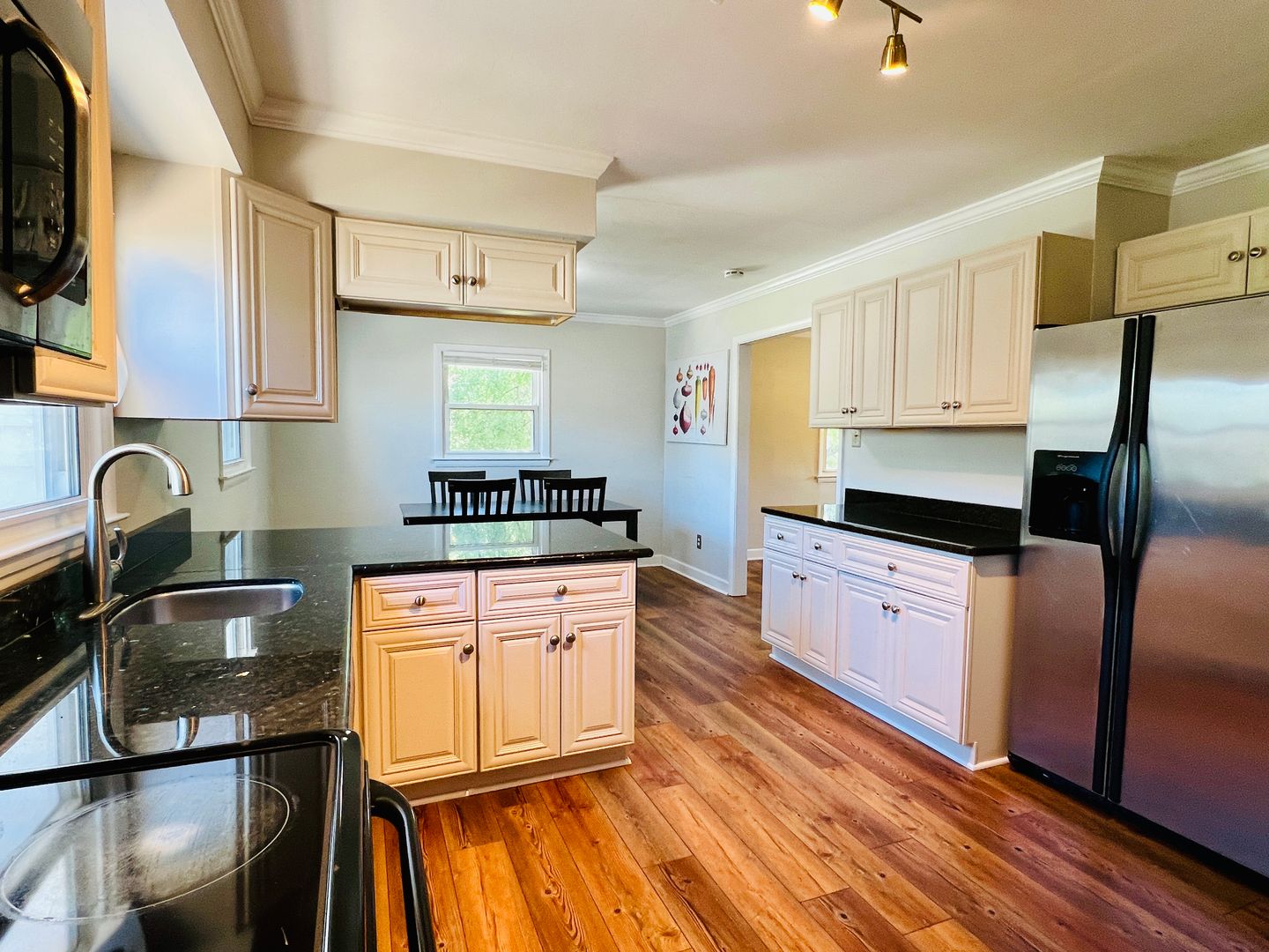 Norfolk House: 4000 Mayflower Road