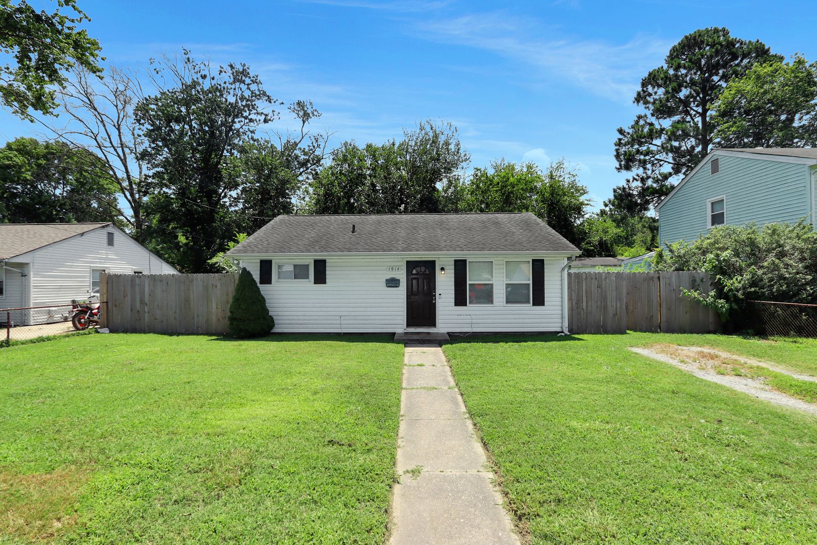 Hampton House: 1914 Somerville Dr