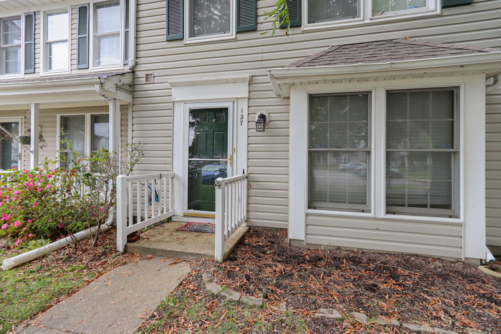 Yorktown Townhome: 127 Sterling Court