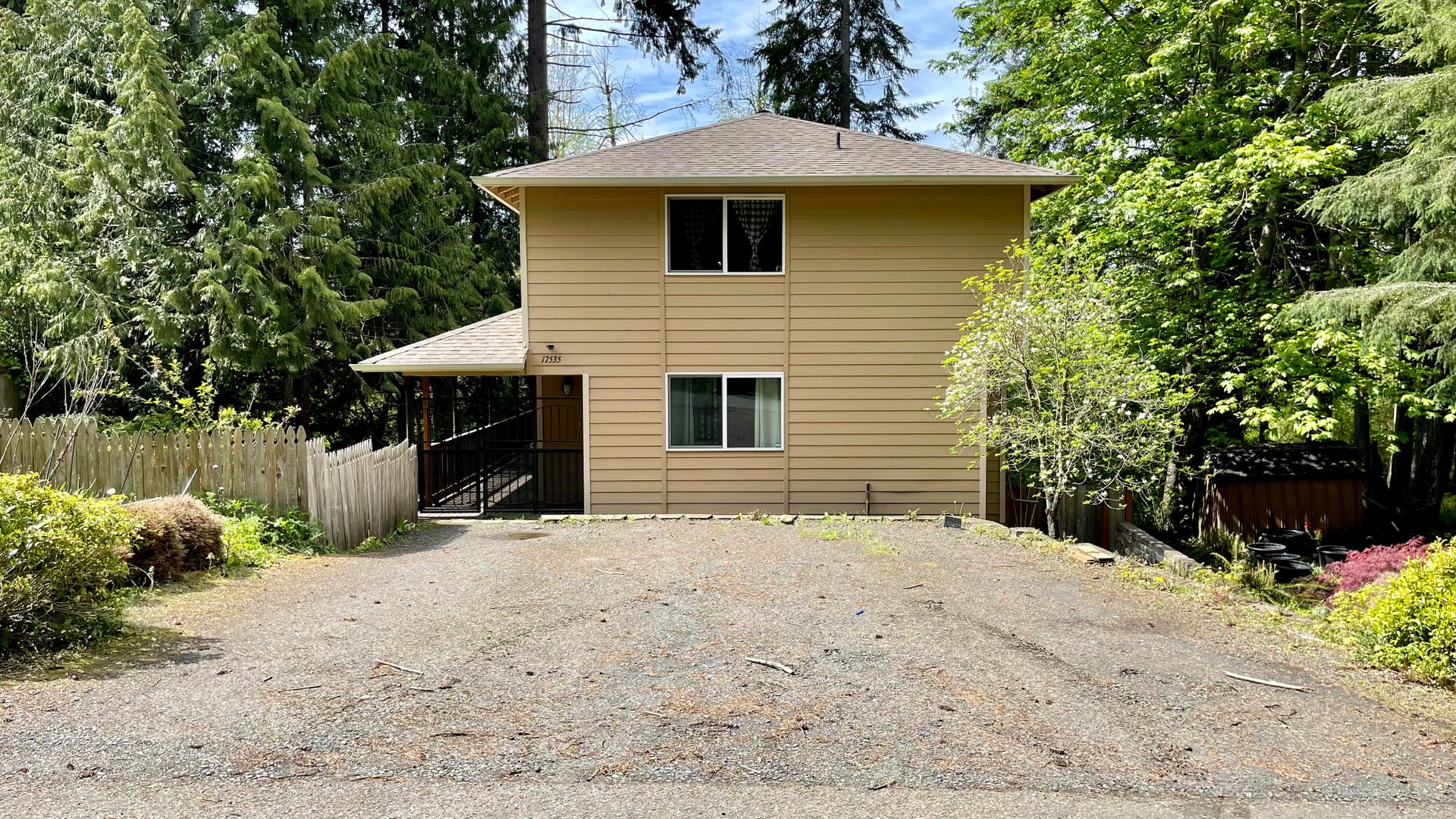 Yelm House: 17535 Clear Lake Blvd SE