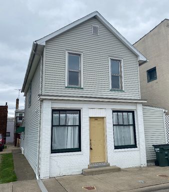 Downtown Dennison 3bed Apartment