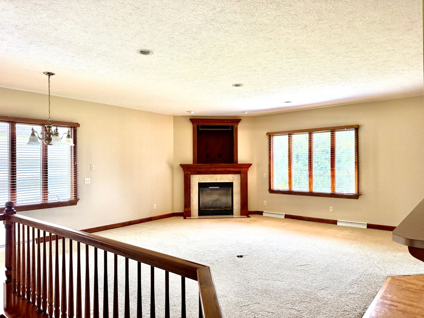 New Philadelphia House: 1142 Pine Bluff Drive NE