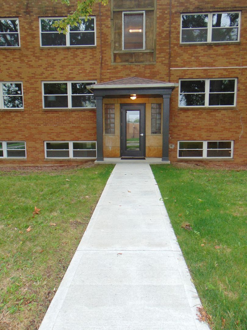 Detroit Road 21140-21180