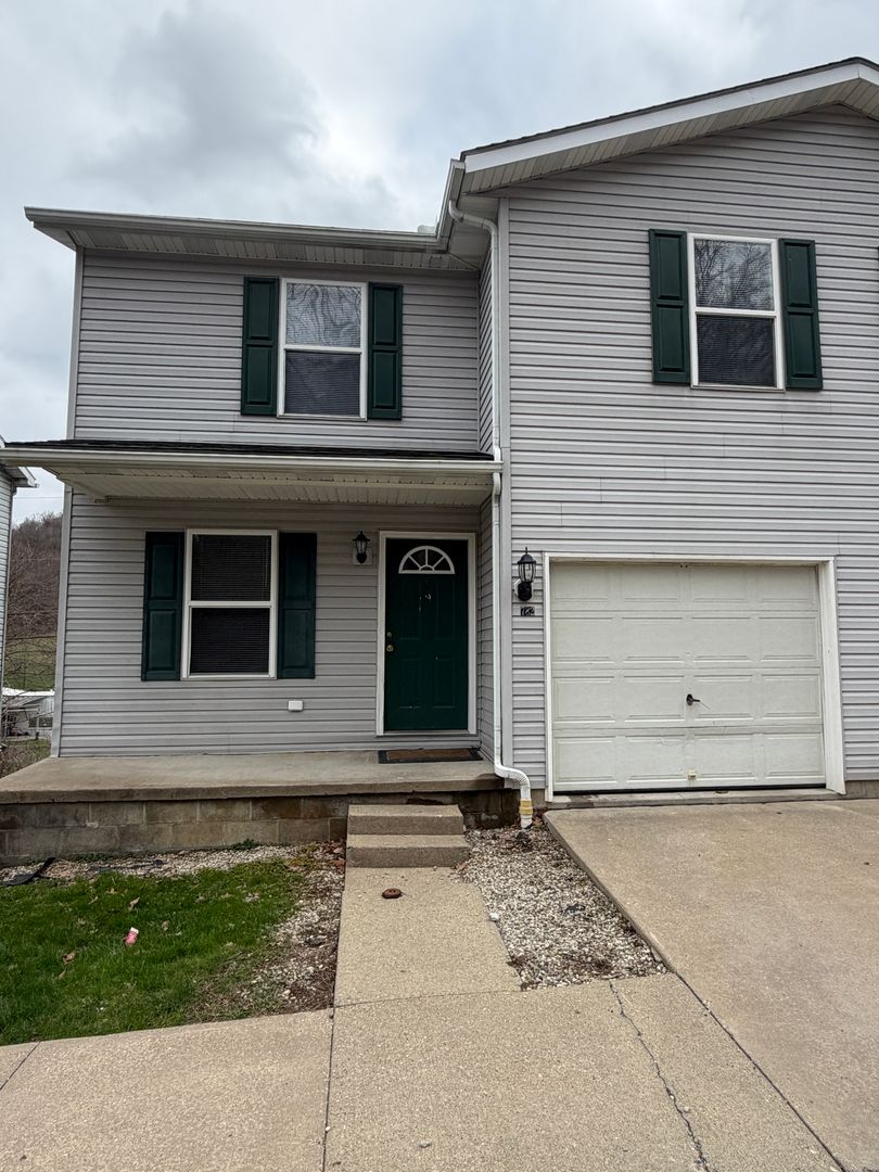 New Philadelphia Apartment: 782 Southwood Dr SW