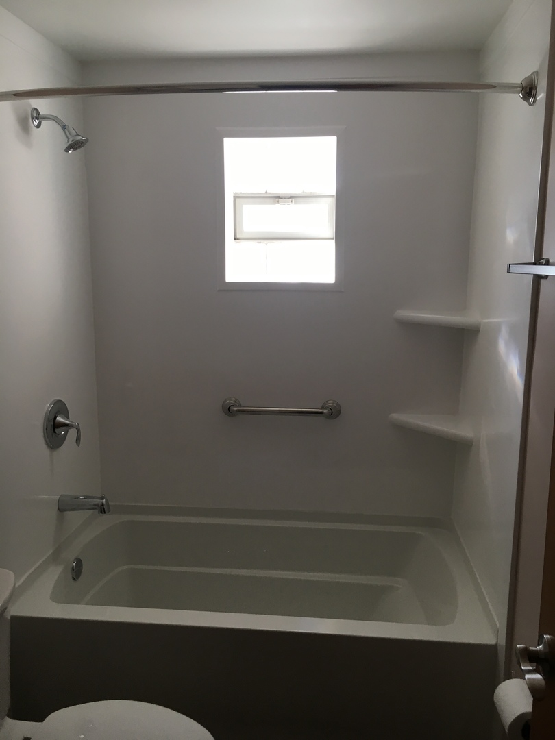 Rocky River Apartment: 1900 Wooster
