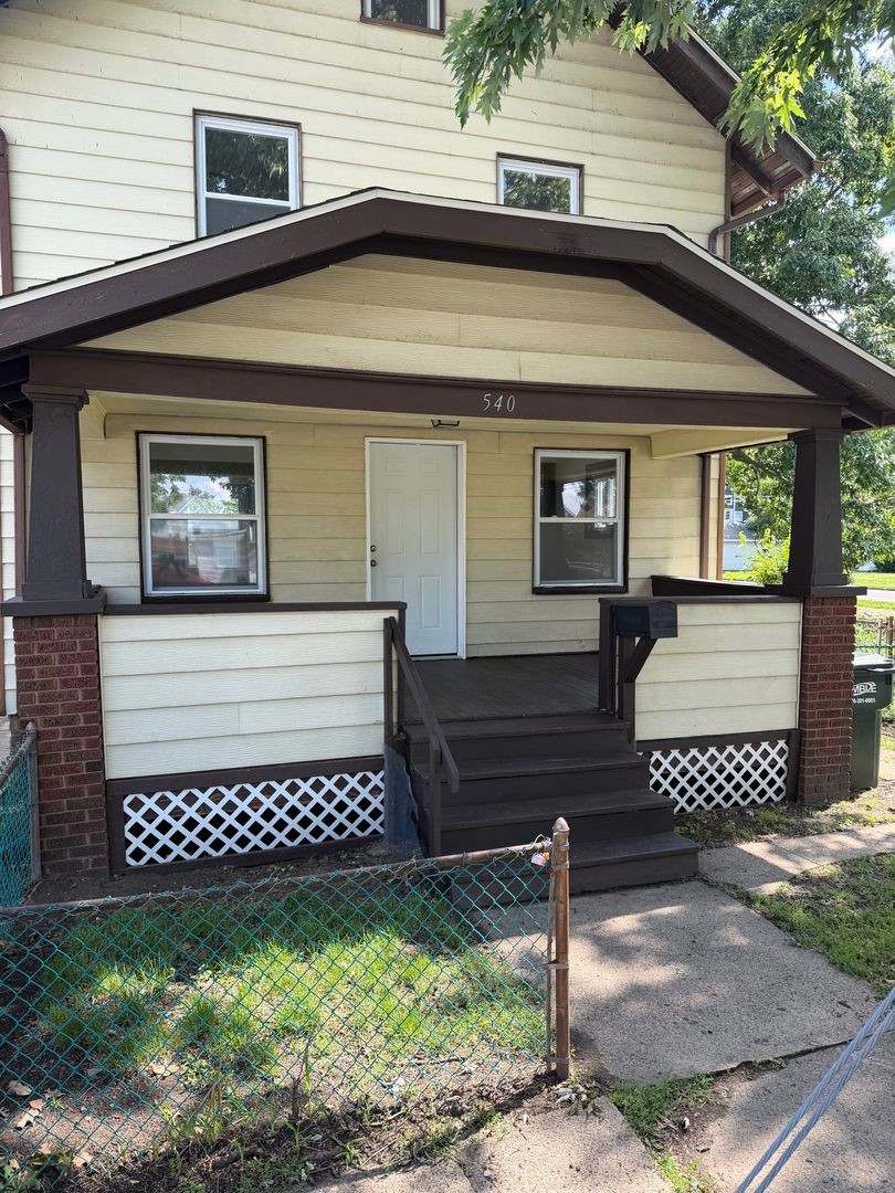 Barberton House: 540 Holmes Ave