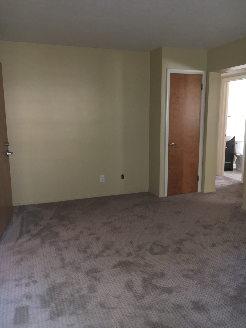 Rocky River Apartment: 1900 Wooster