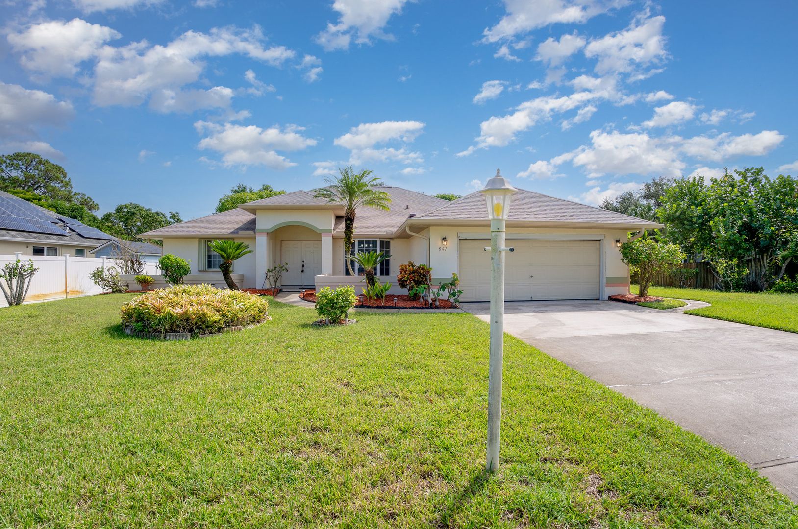 Palm Bay House: 947 Sierra Place NE