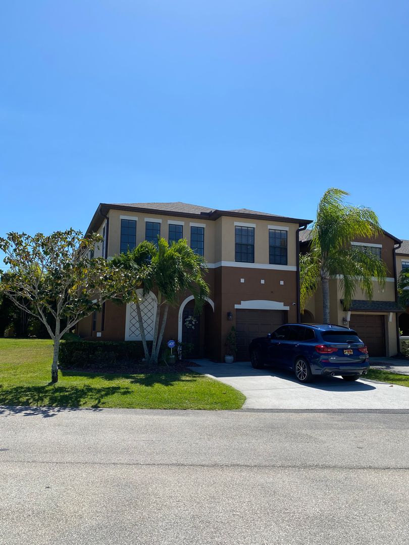 Rockledge House: 1335 Lara Cir 101
