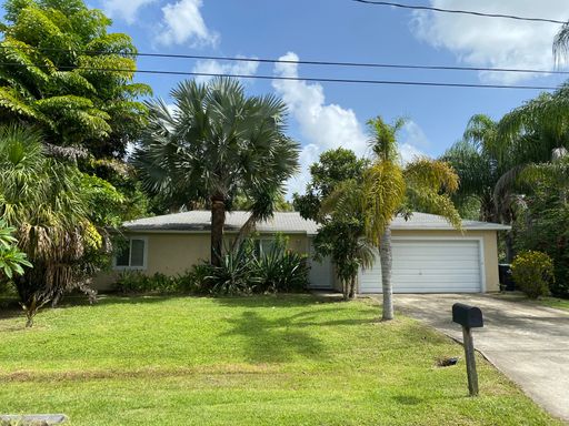 3 BEDROOM, 2 BATH HOME WITH BIG BACK YARD. – photo 1