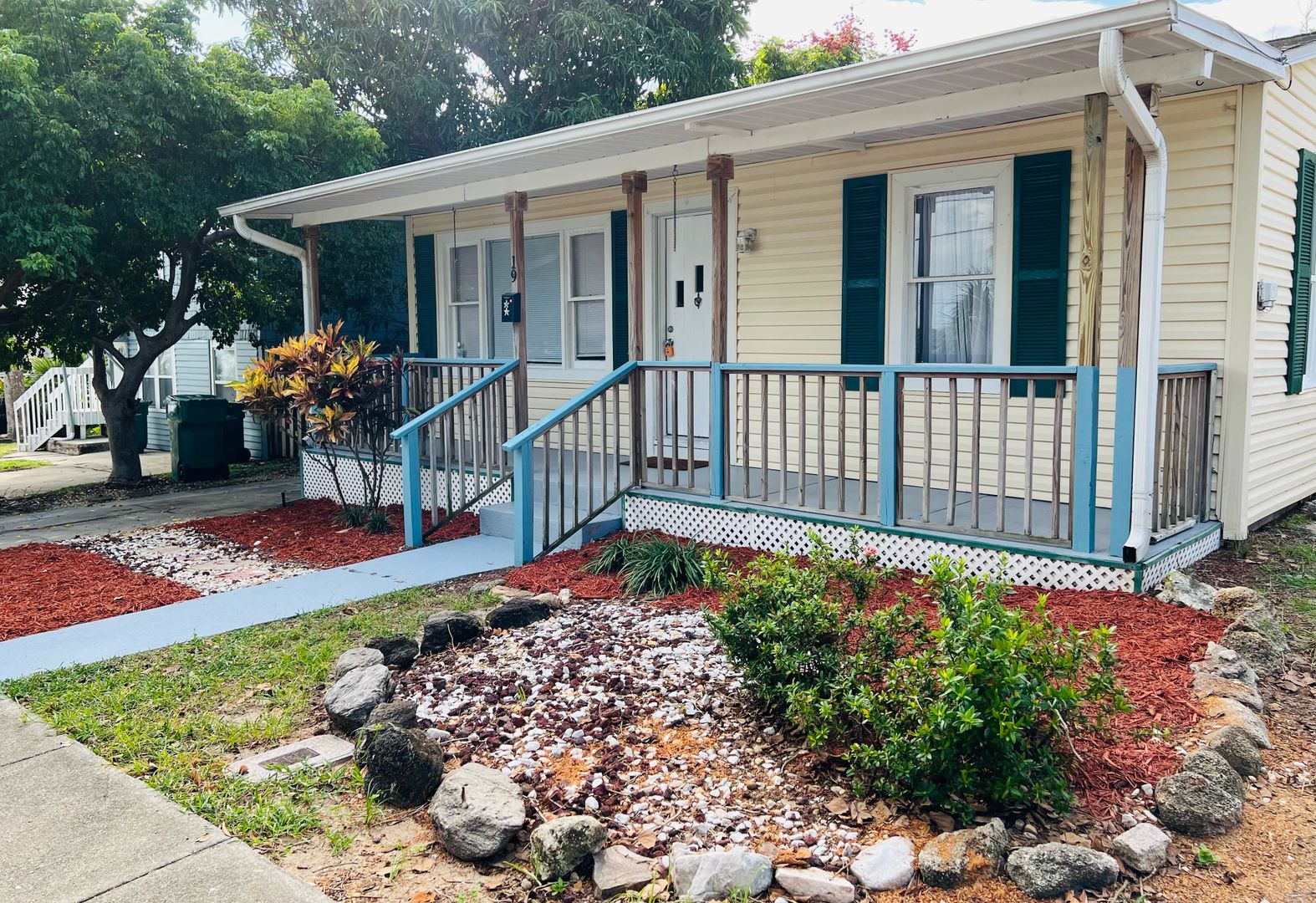 Cocoa House: 19 Highland St