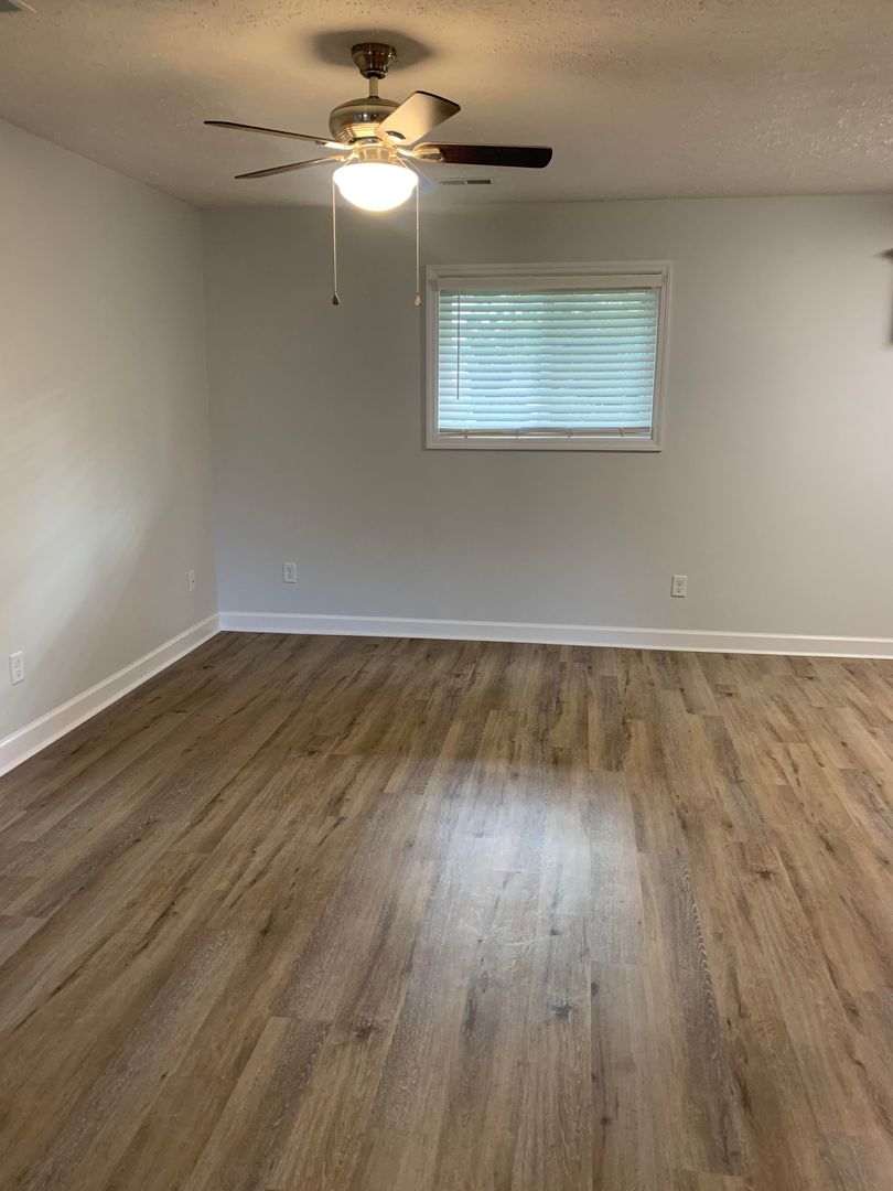Pembroke Apartment: 618 Hiawatha Road