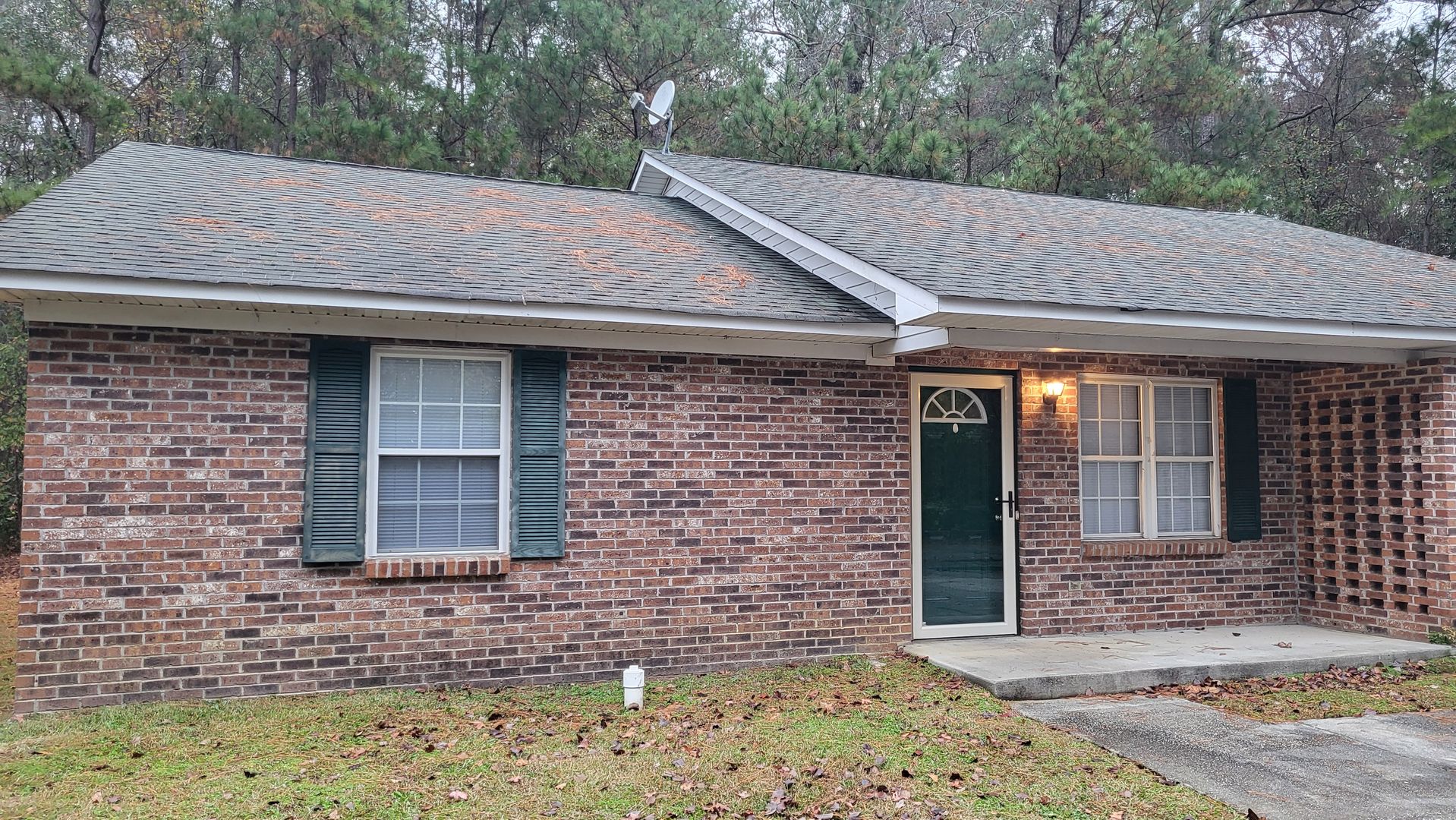 Lumberton Apartment: 2411 Oak Street