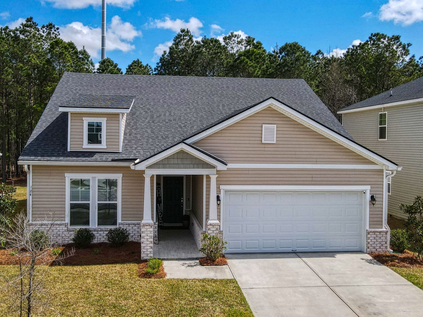 Savannah House: 124 Brookline Drive
