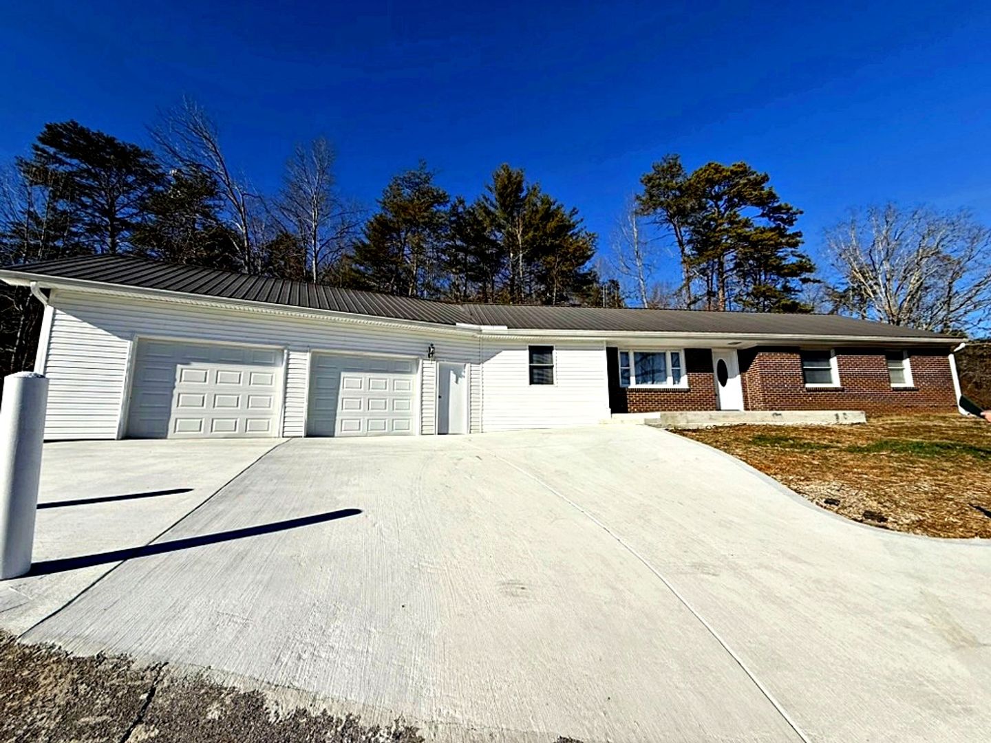 Walland House: 315 E. Millers Cove Rd.