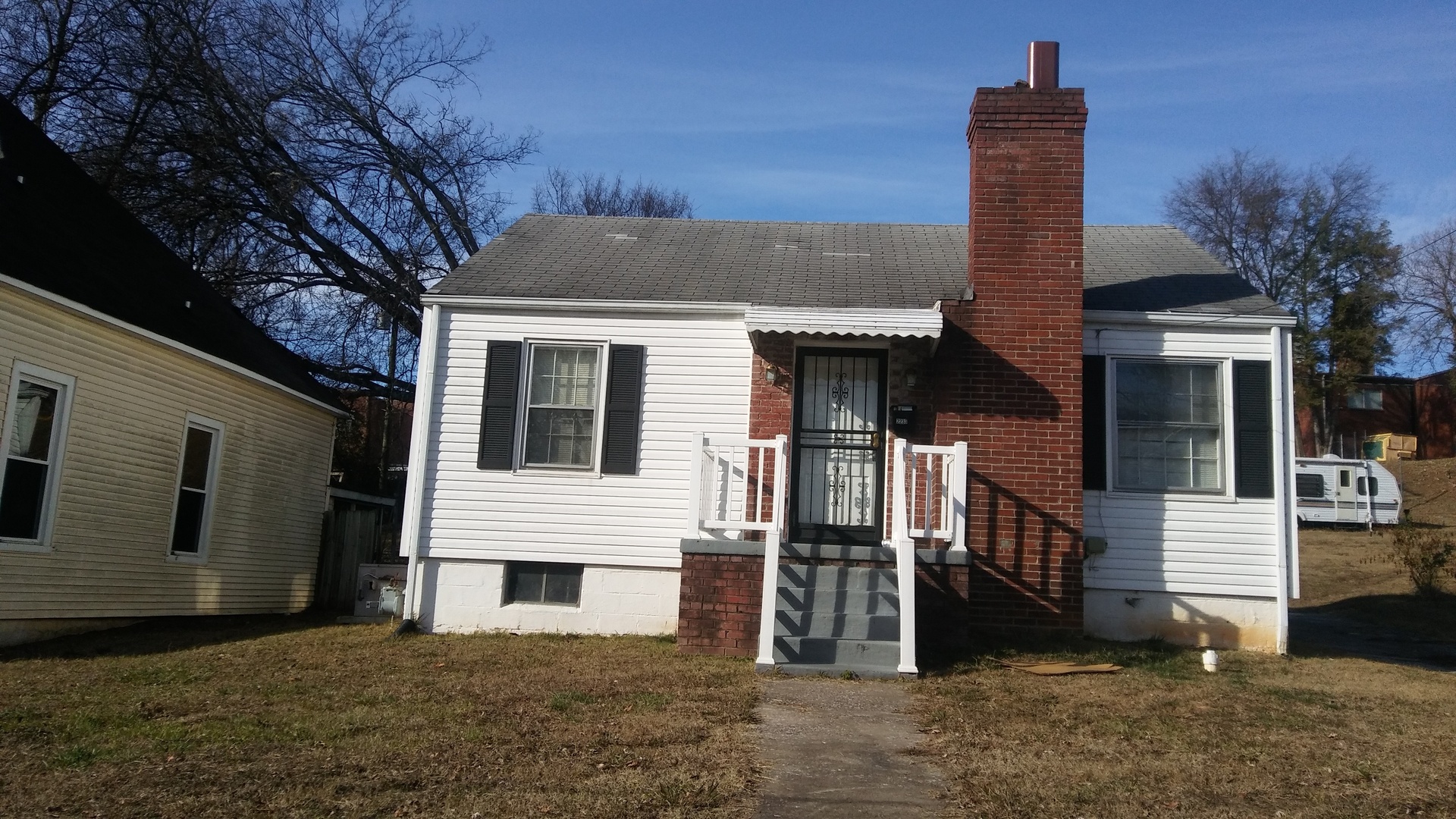 Knoxville House: 2233 Lawson Ave
