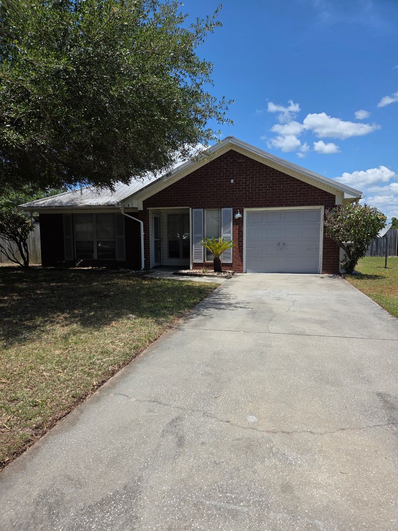 Hinesville House: 164 Wayfair Lane