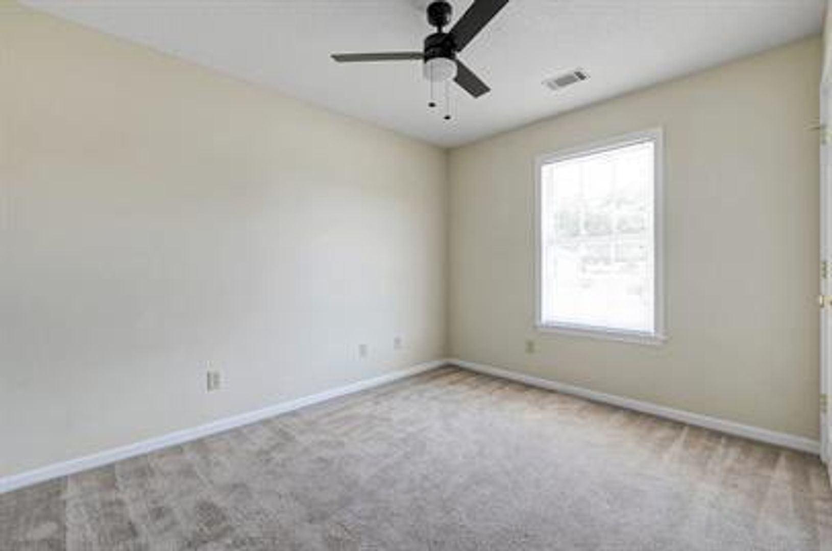 Ludowici House: 19 Webb Court NE