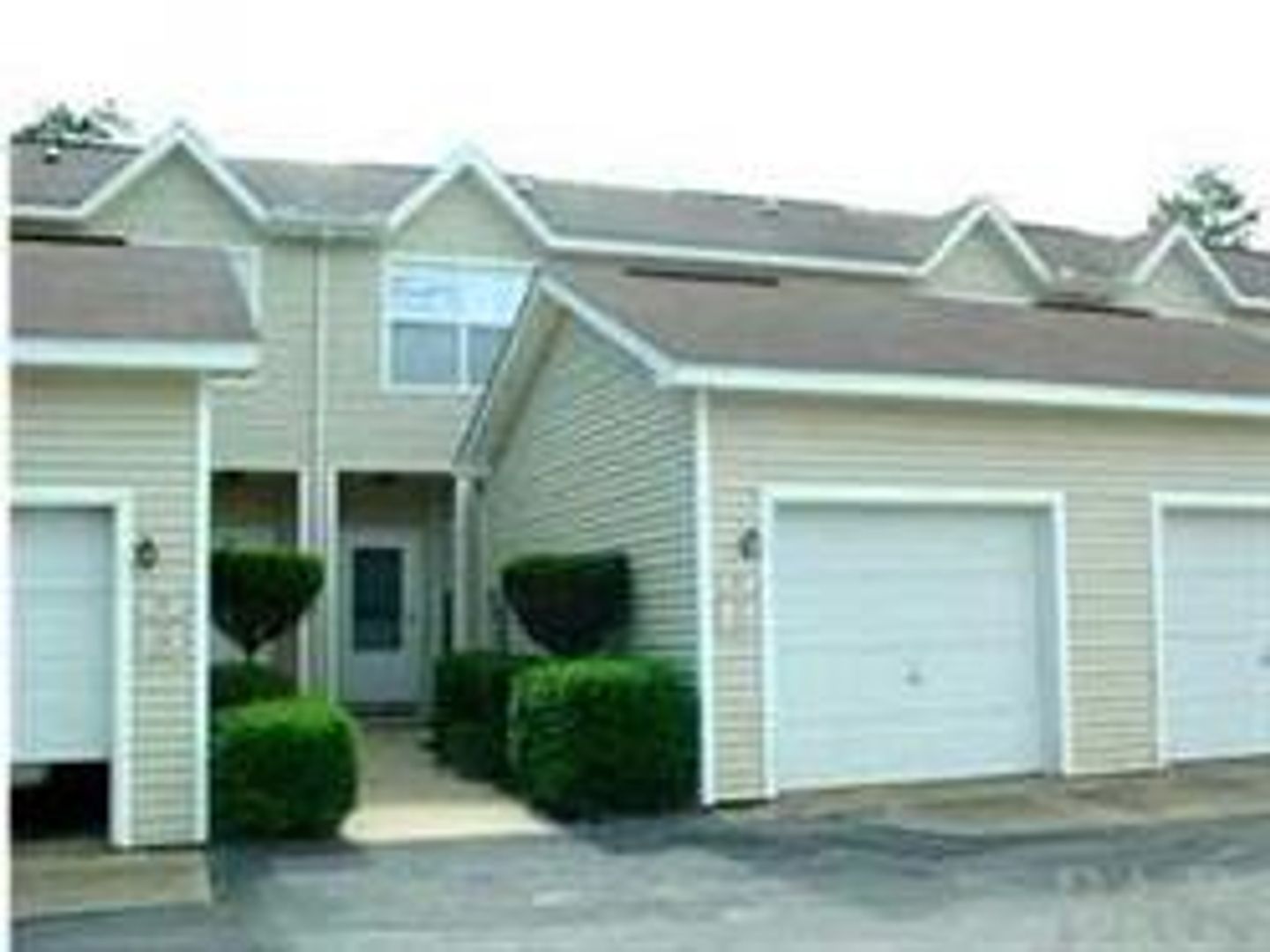 Pensacola Townhome: 601 E. Burgess Rd. #J6