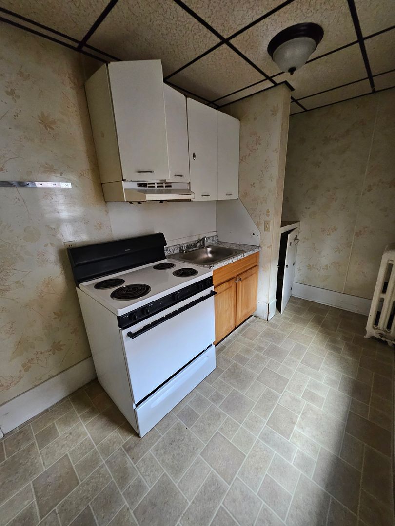 Erie House: 1062 W 26th St #2 Rear