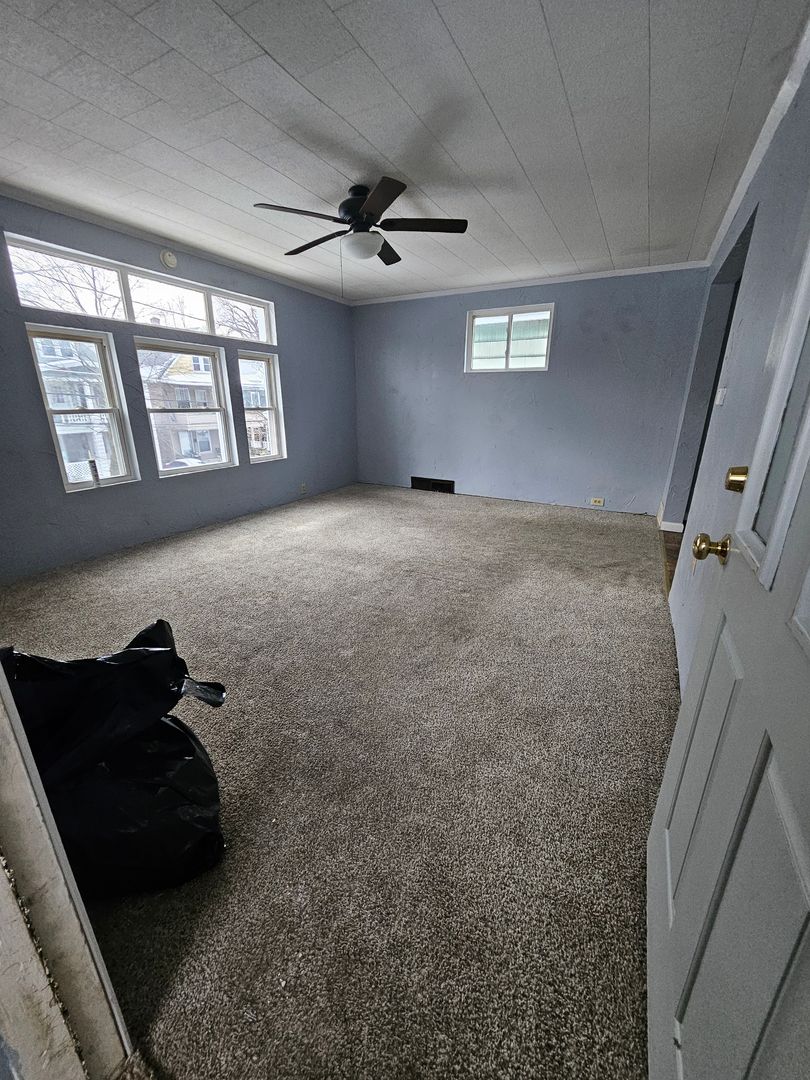 Erie Apartment: 652 E 4th St