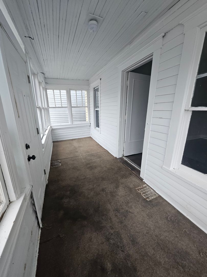 Erie House: 1404 E Lake Rd #1