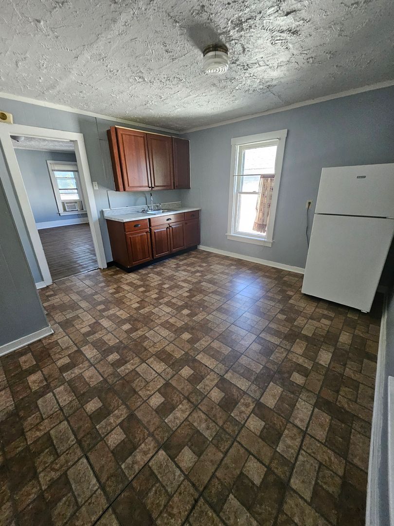 Erie House: 209 Poplar St