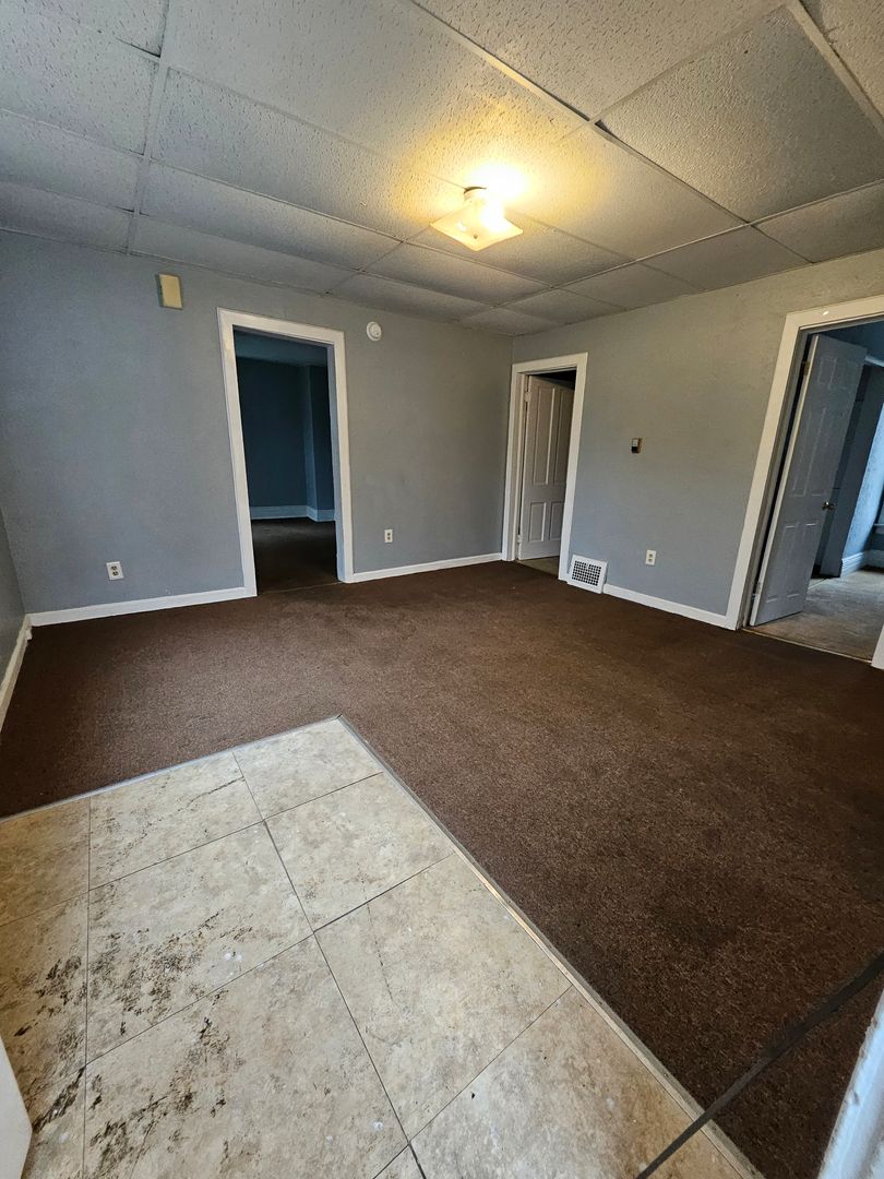 Erie Apartment: 1014 E 5th St