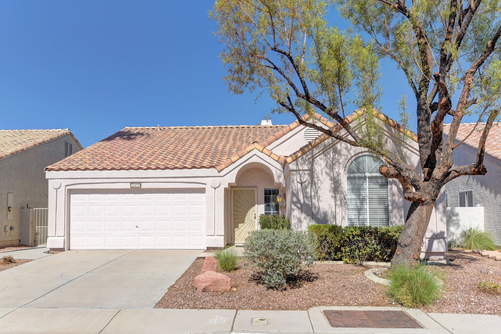 Henderson House: 362 Promontory Dr