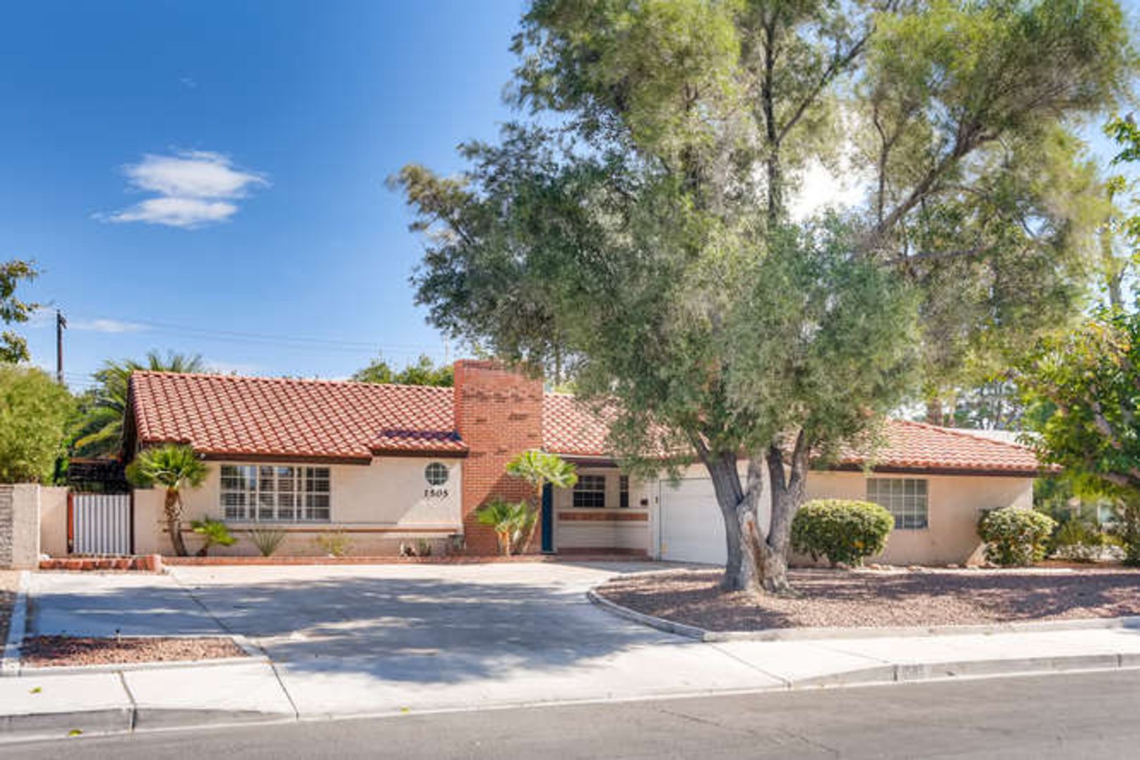 Las Vegas House: 1505 Strong Dr