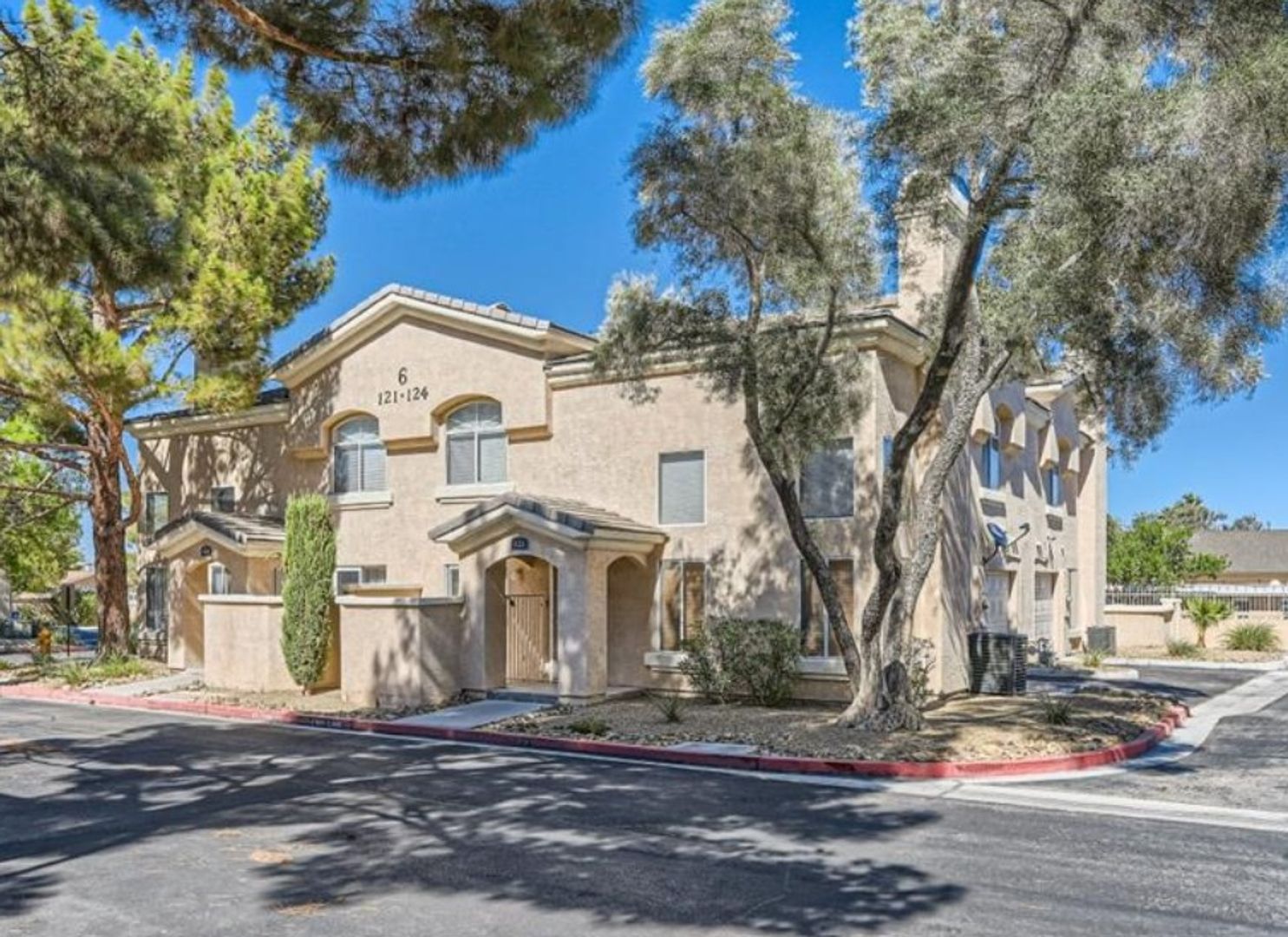 Las Vegas House: 3950 S Sandhill Rd #121