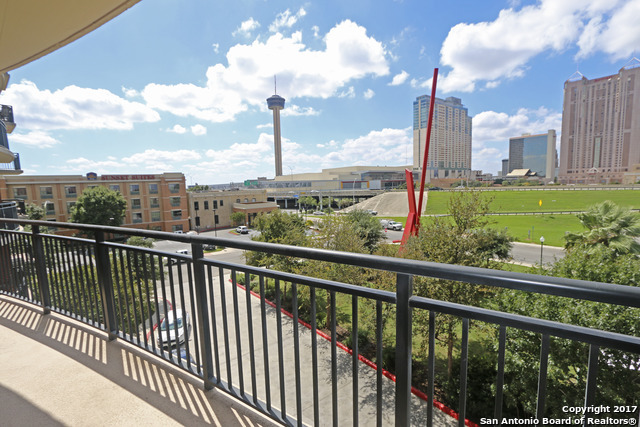 San Antonio House: 215 Center St #301