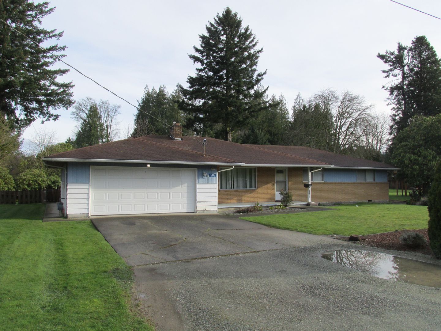Burlington House: 1509 Avon Ave