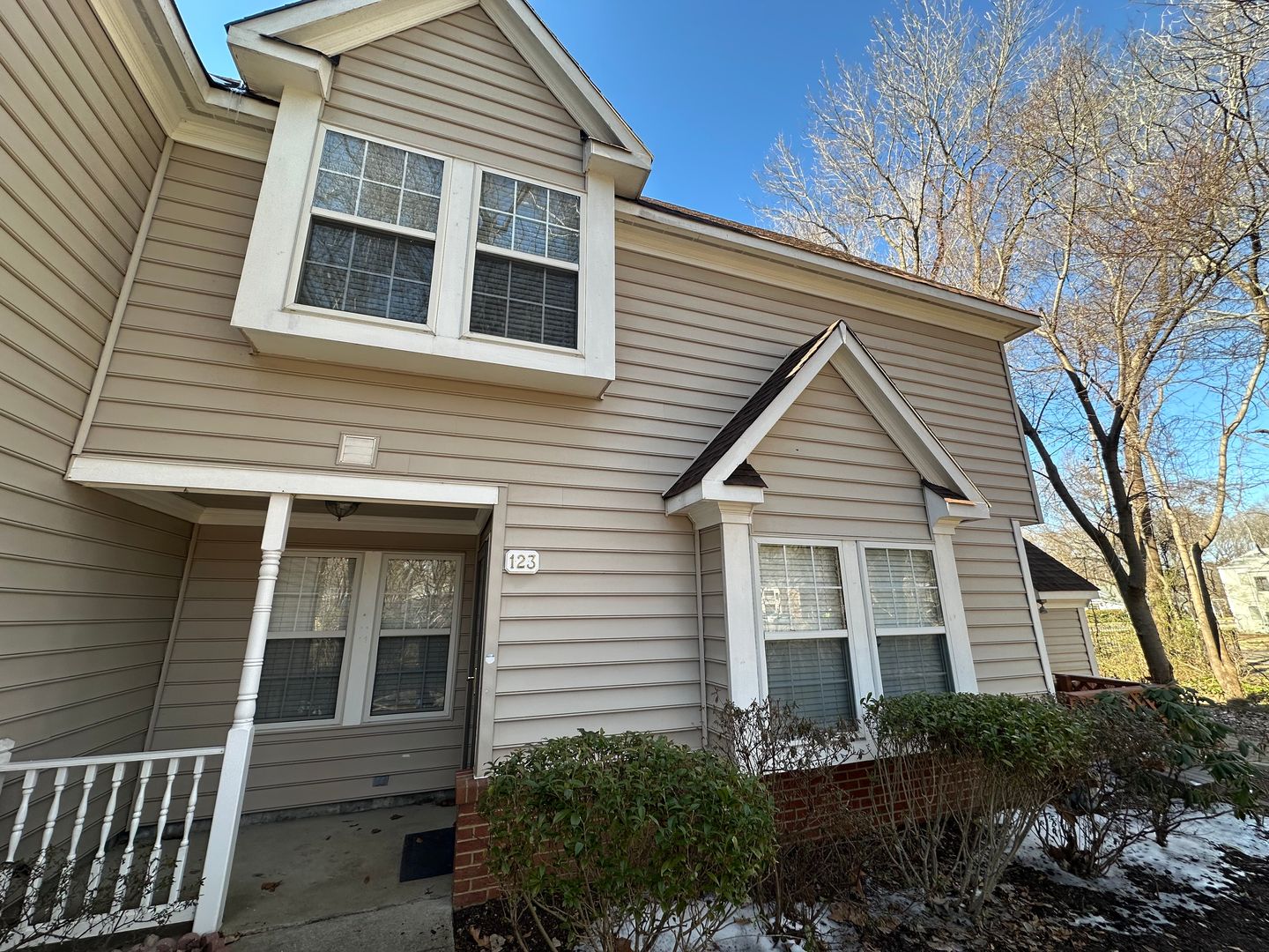 Yorktown House: 123 Locust Lane