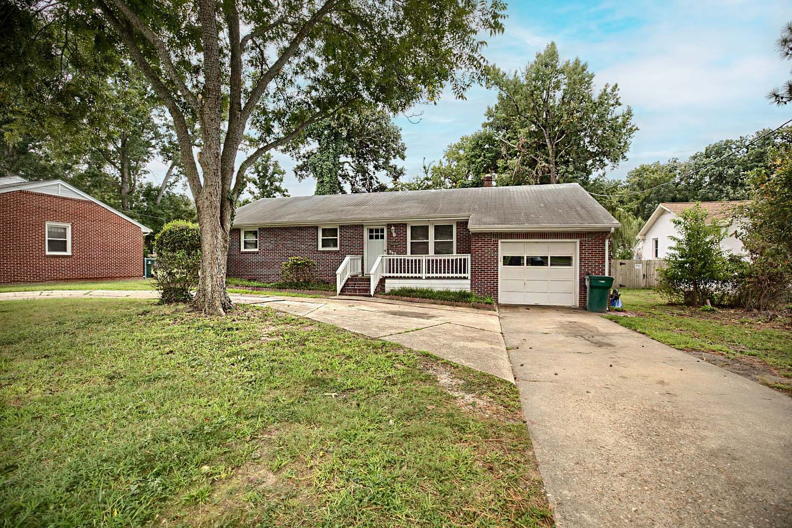 Newport News House: 553 Blount Point Road