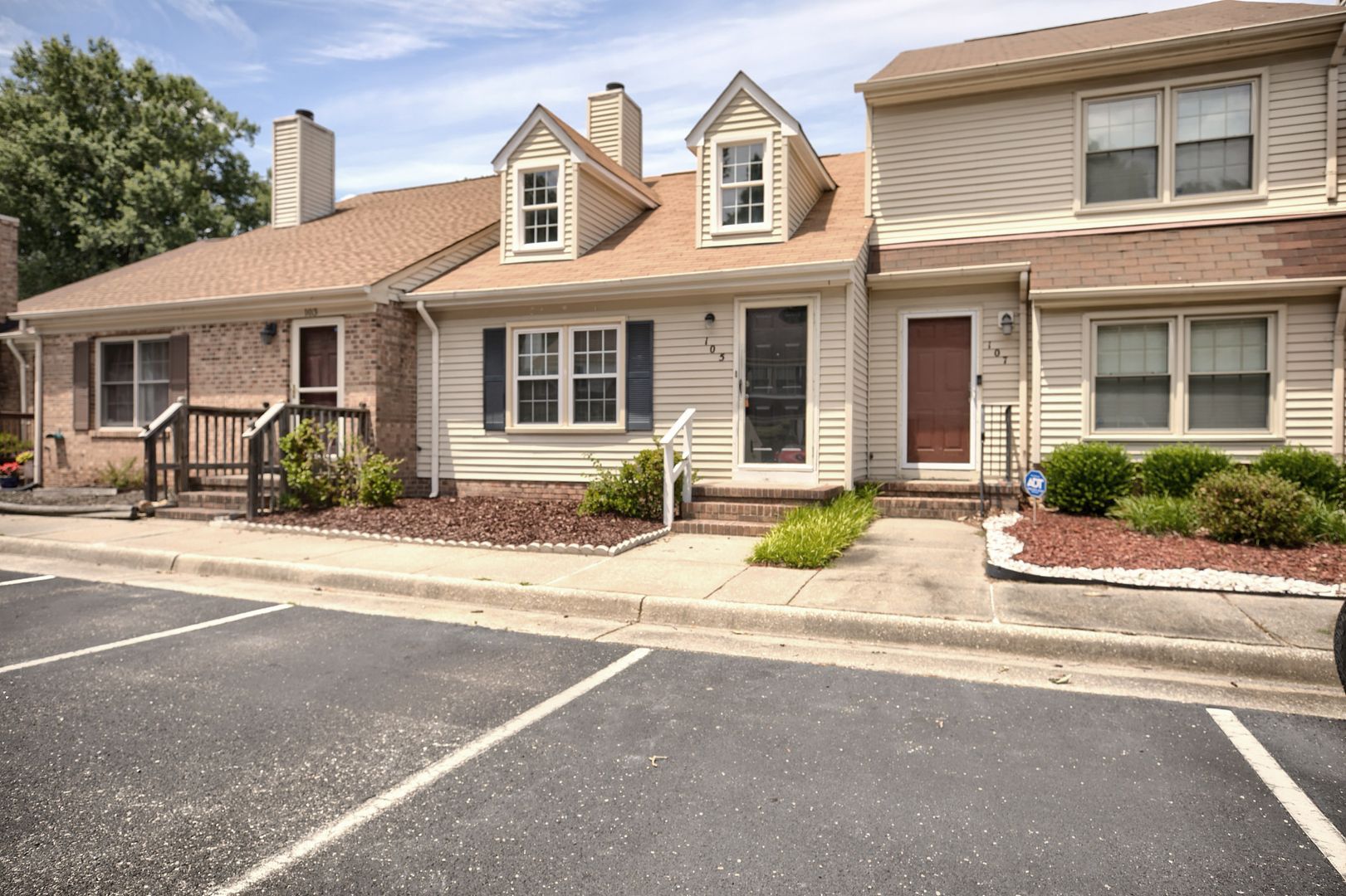 Newport News House: 105 Beacon Way