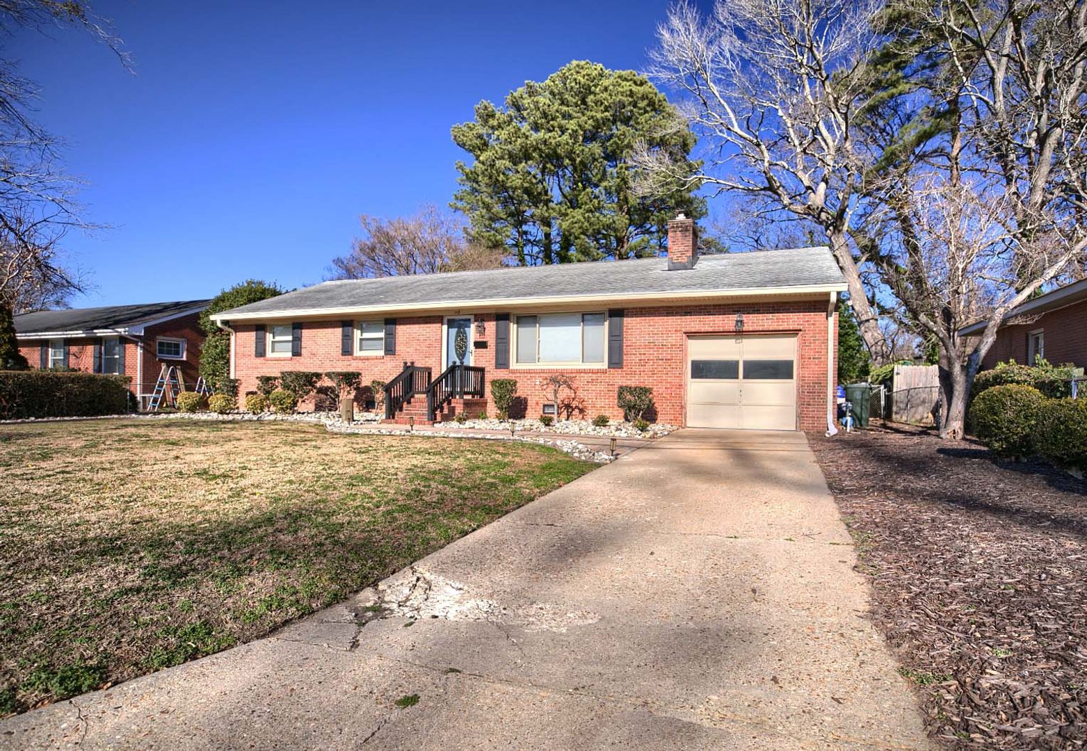 Newport News House: 112 Parker Ave