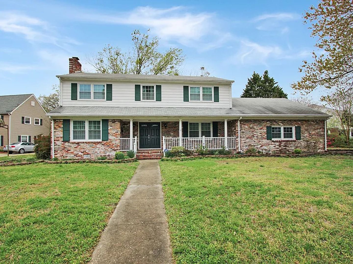 Hampton House: 427 Elizabeth Lake Dr